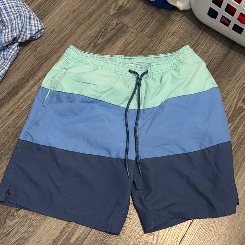 Boys vineyard vines swim trunks